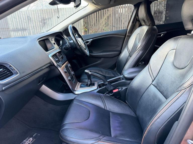 2015 Volvo V40 Cross Country 2.0 D4 Lux Nav Euro 6 (s/s) 5dr HATCHBACK Diesel Manual