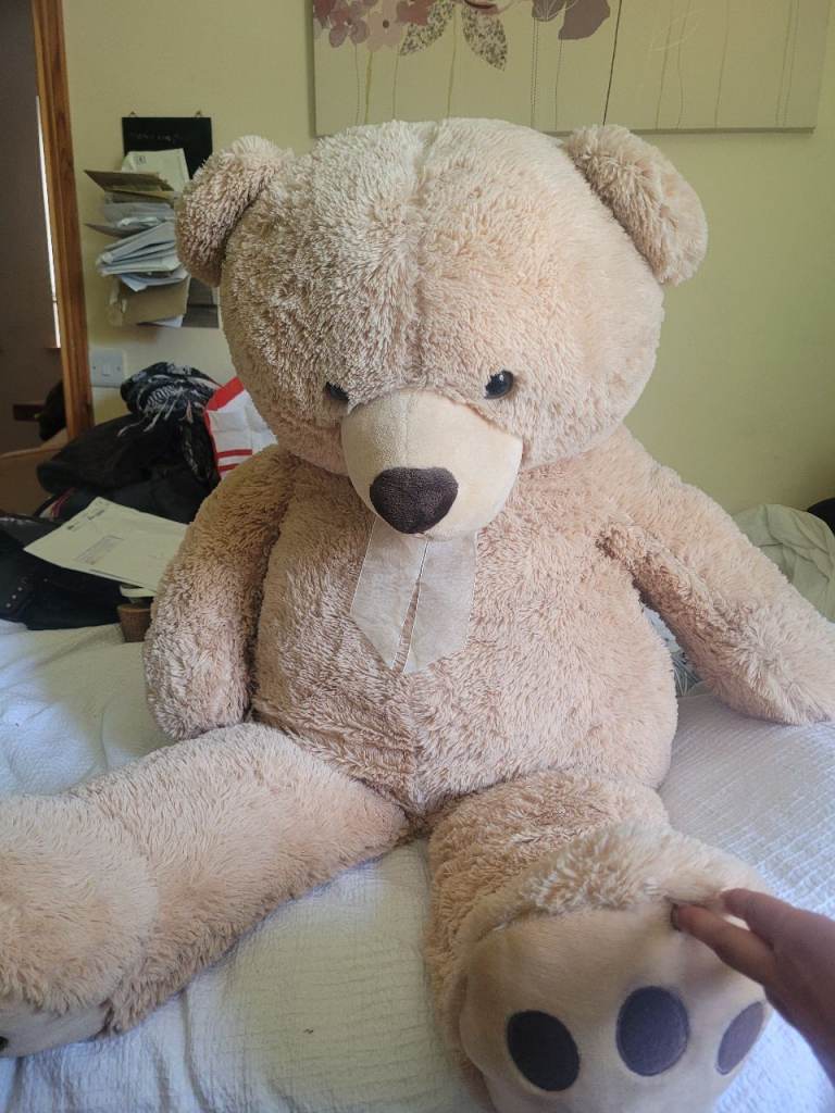 Giant Beige Teddy Bear – New Condition