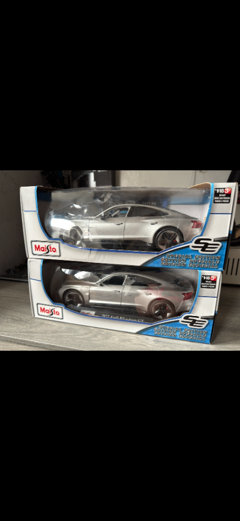 Maisto 1/18 Audi RS E-Tron GT Silver 2022 Diecast Scale Model Car