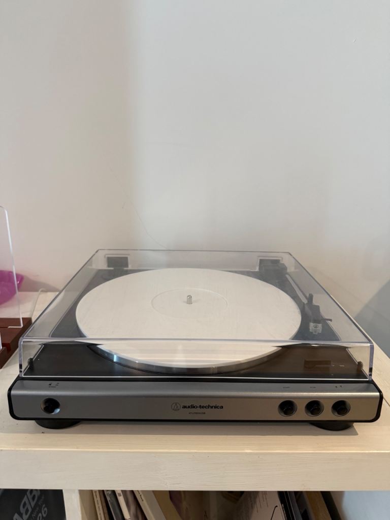 Audio-Technica Turntable – Good Condition, White Platter
