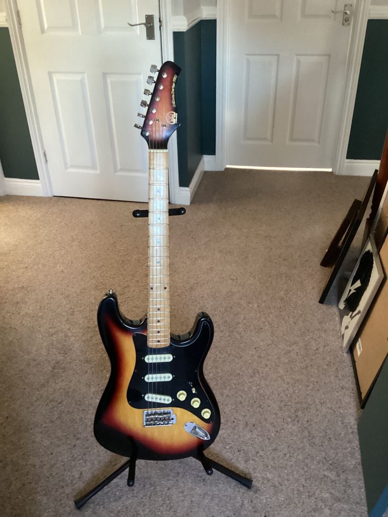 Hondo Deluxe Series 760 