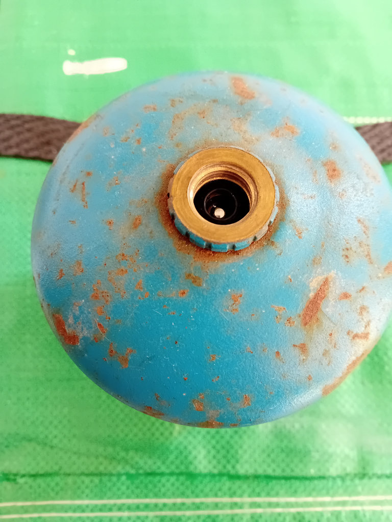 907 GAS BOTTLE USED A LOT IN CAMPER VANS EMPTY FULL OF GAS