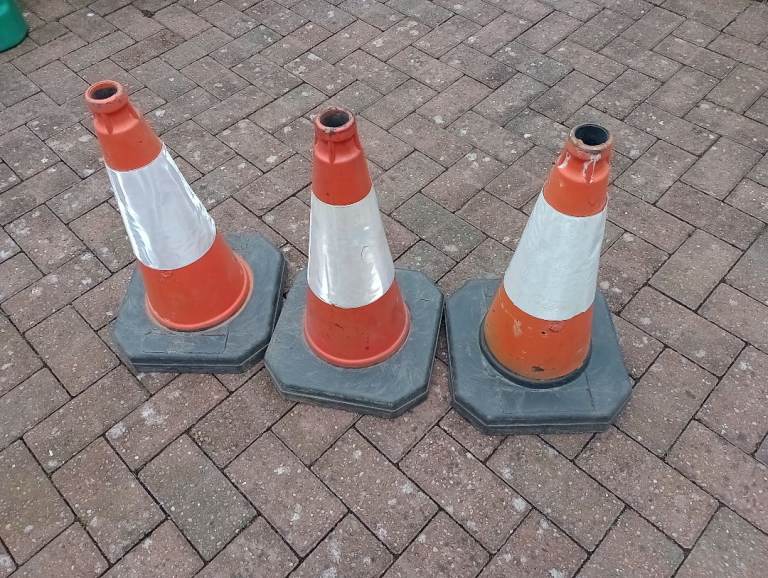 Traffic. Cones x3