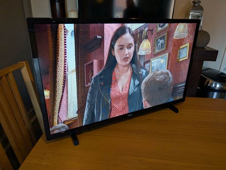 image for Phillips 32" Inch HD LED TV Television With Freeview HD 