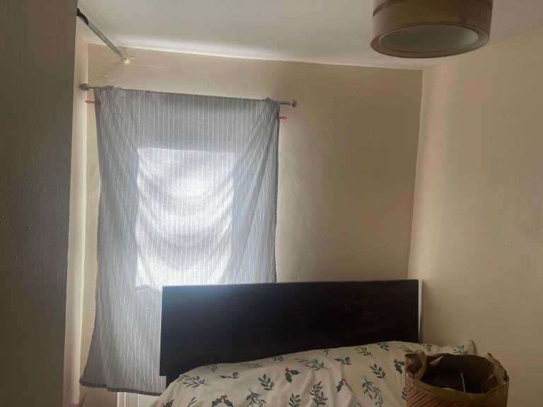 1 Bed-Room Studio Flat for rent (available for viewing now)