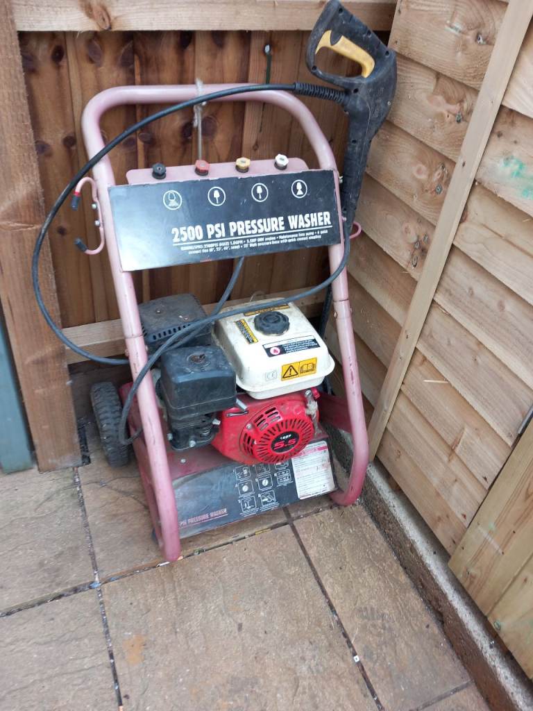 Pressure washer 