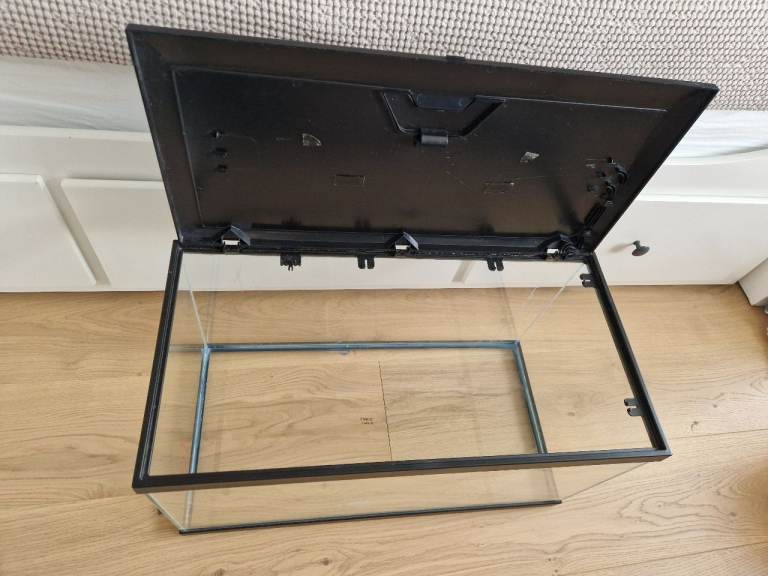 Small Glass Aquarium Fish Tank with Lid and Accessories 30 x 34 x 60