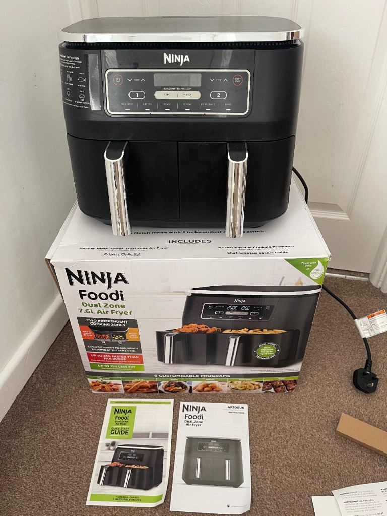 Ninja Foodi Dual Zone 7.6L Air Fryer (AF300UK) in good used condition