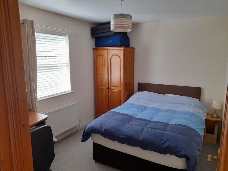 Double bedroom in bedroom flat