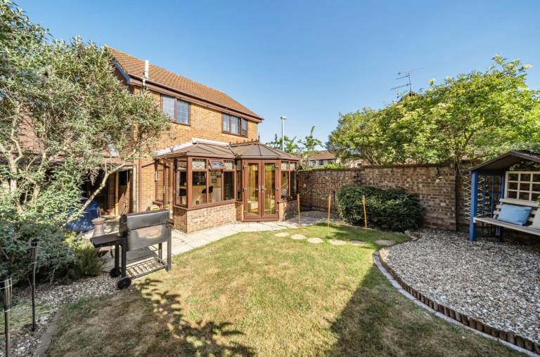 3 bed detached house