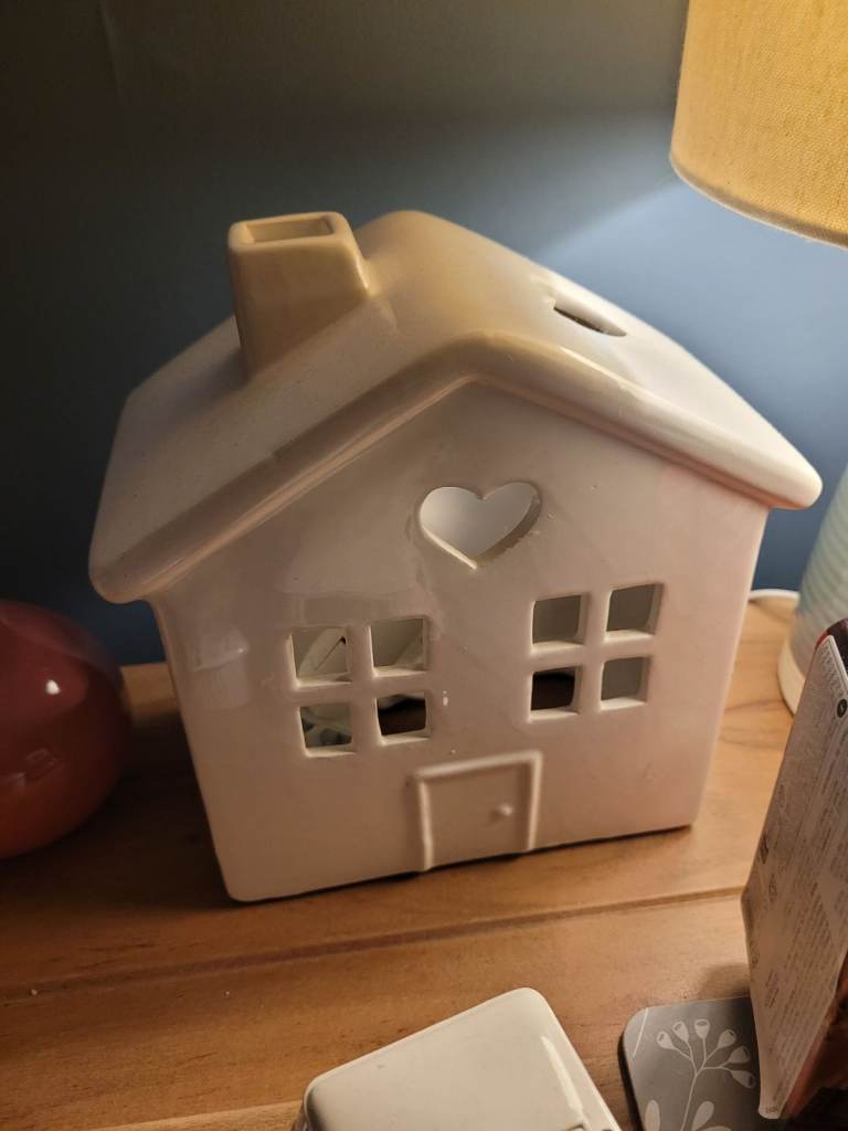 Tesco house lamp with bulb