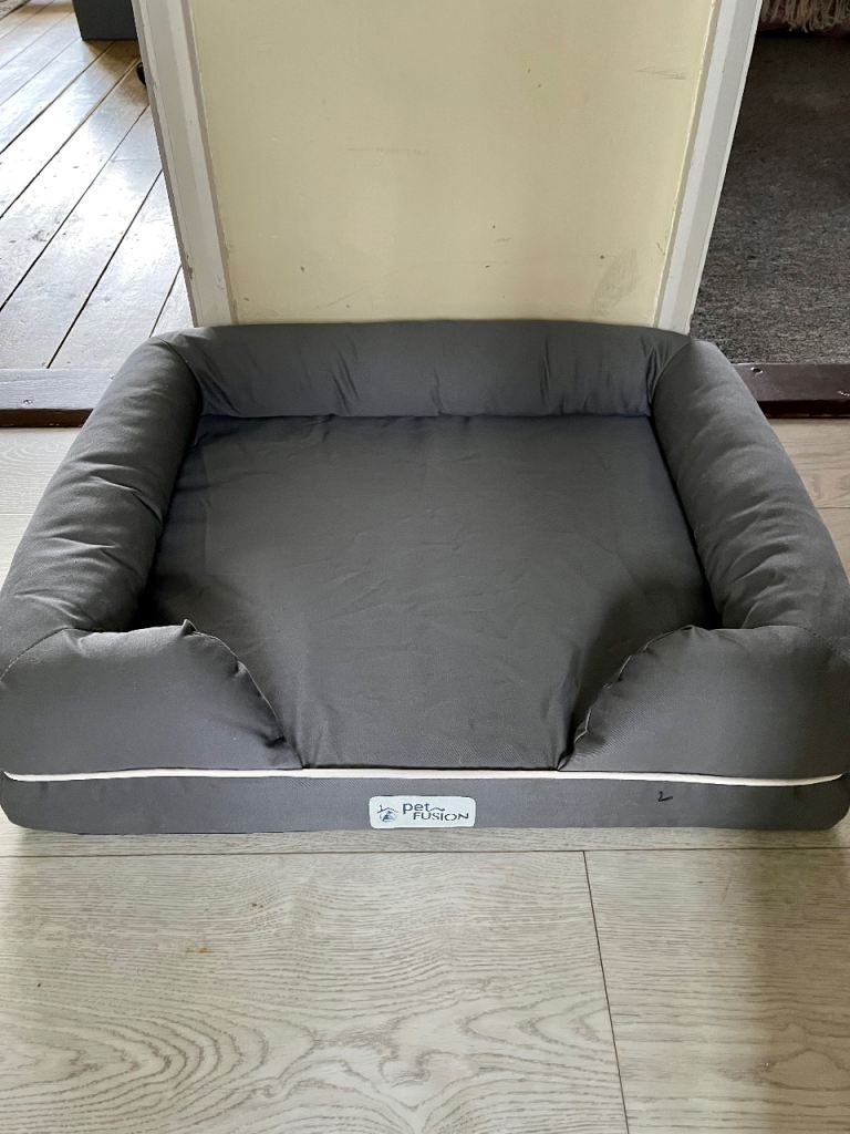 PetFusion Ultimate Memory Foam Dog/Cat Bed (Small) – Assembled & Unused