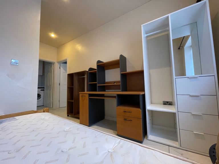 Beautiful studio in BN2 area included all bills