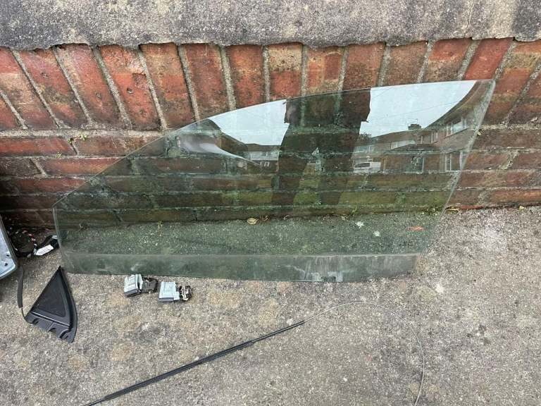 Seat Ibiza 2007 passenger side window, seal, door card, window regulator etc 