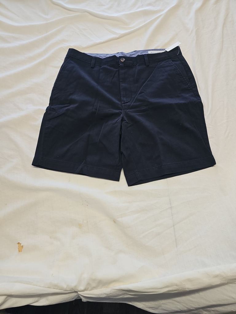 Amazon Essentials Men's Classic-Fit Chino Shorts - Navy Blue W36  C477