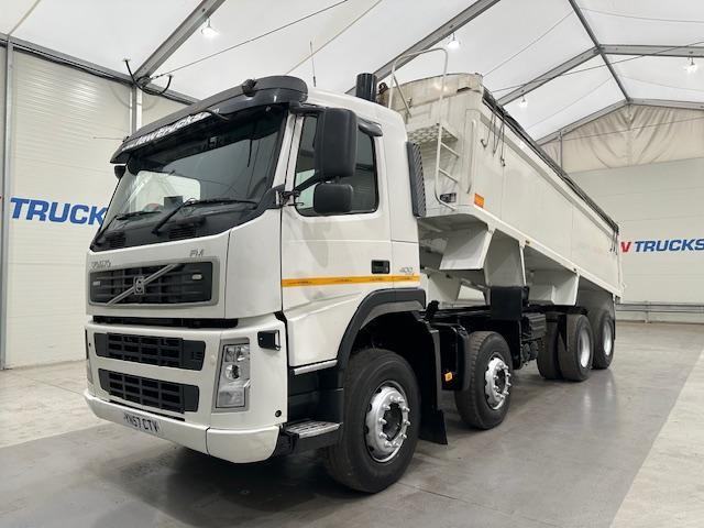 Volvo FM 400 8x4 Day Cab Tipper Manual