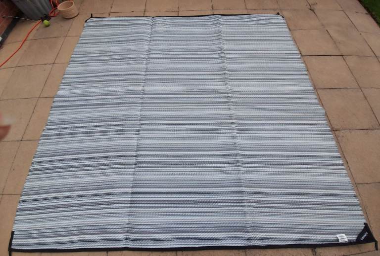  Awning carpet/ mat.