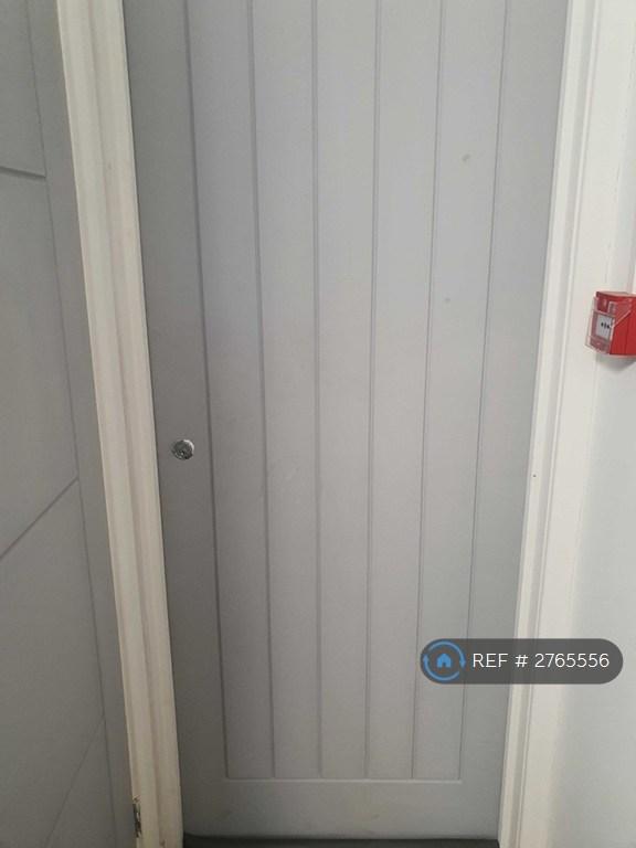 Studio flat in London Road, Isleworth, TW7 (#2765556)