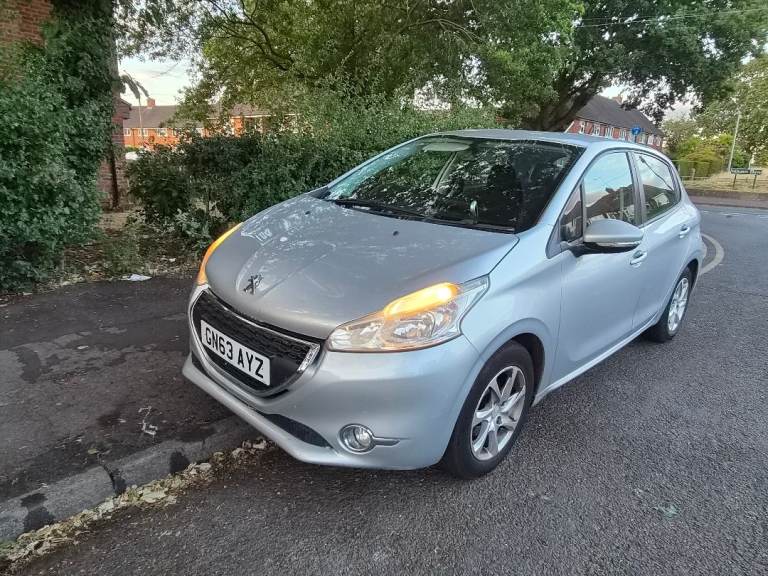 Peugeot, 208, Hatchback, 2013, Manual, 1199 (cc), 5 doors