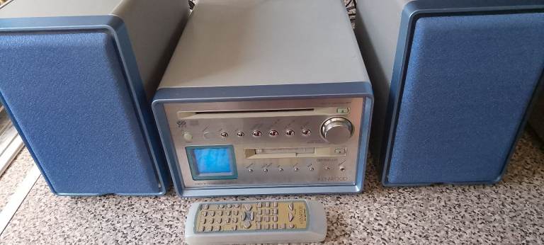 Compact Stereo System with Speakers and Remote