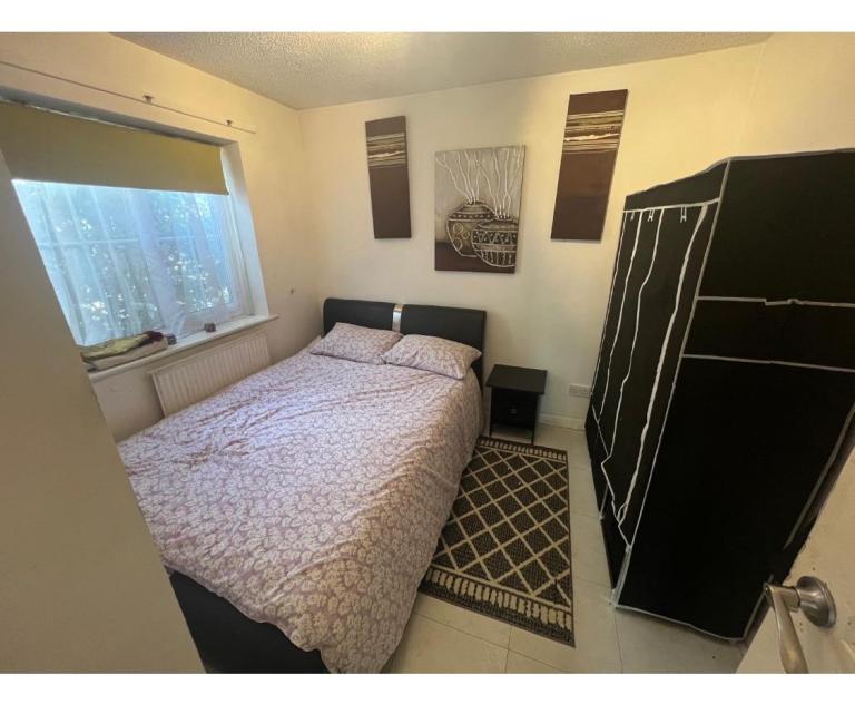 1 double room to rent IG1