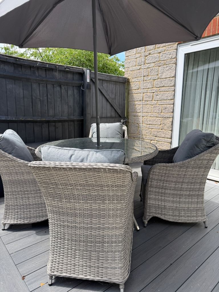 Premium Rattan Garden Dining Set (GoodHome Hamilton 4-Seater) + Free Accessories