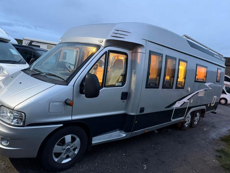 2006 - Hobby Prestige 700 - 2.8ltr - 52,000 Miles - 4 Berth / 4 Belts 