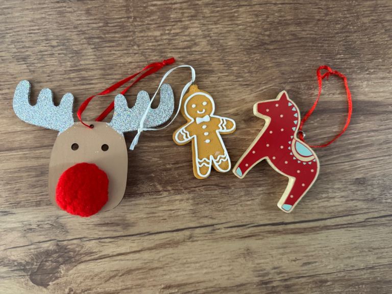 Christmas tree decorations 