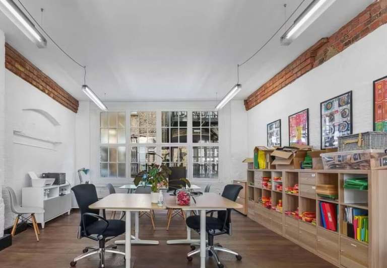 EC2A Lockable Furnished Space - 20 Person Private Office to Rent in Shoreditch