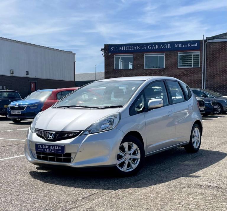 2013 Honda Jazz 1.3 Jazz i-VTec ES 5dr Hatchback Petrol Manual