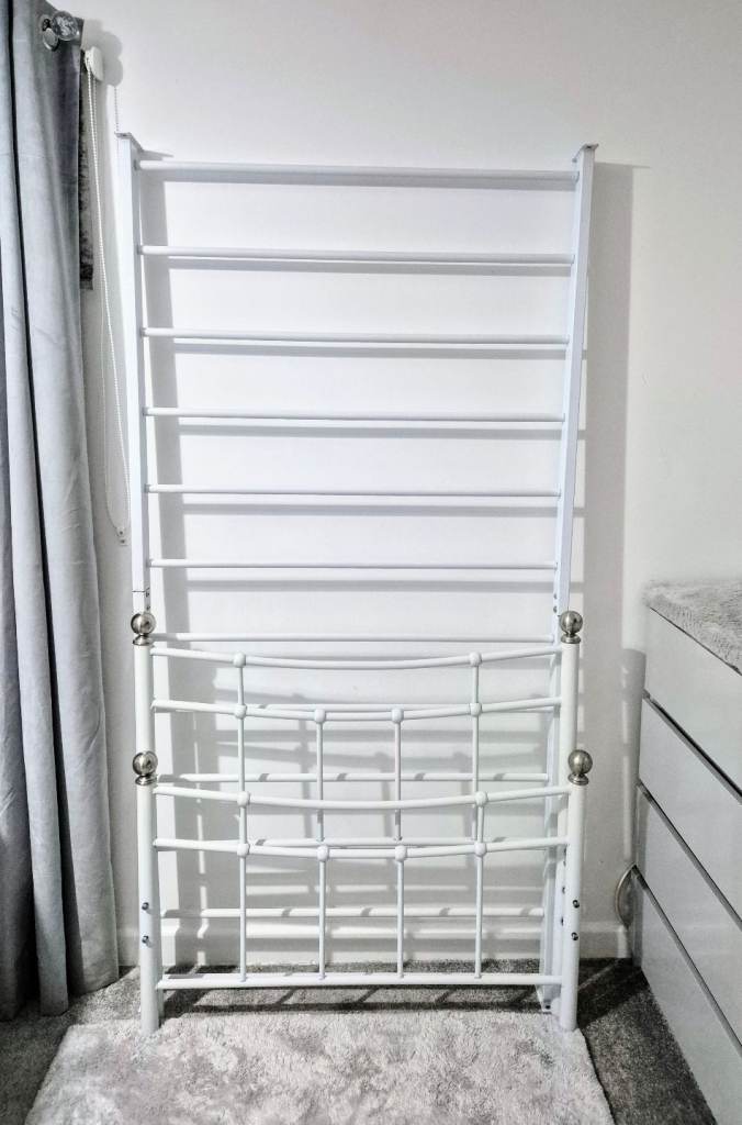 Single 3ft white metal bed vgc can del Plymouth area for £5 extra  photo of bed built in 2nd picure