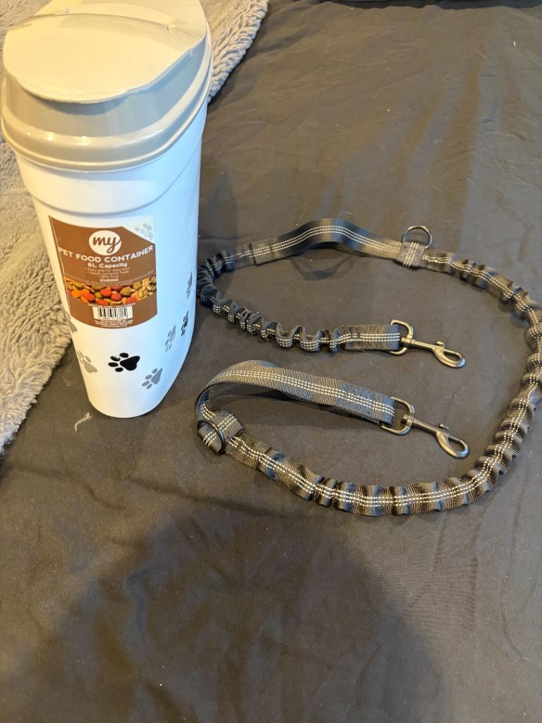 Dog lead and 6 L food/treat storage container