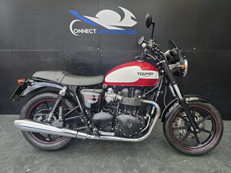 TRIUMPH BONNEVILLE NEWCHURCH 2015 HPI CLEAR 1 OWNER