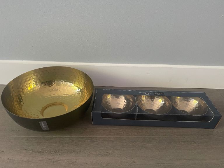 New Fox And Ivy Hammered Steel Soho Nibble Bowls Set With Gold And Black Coated
