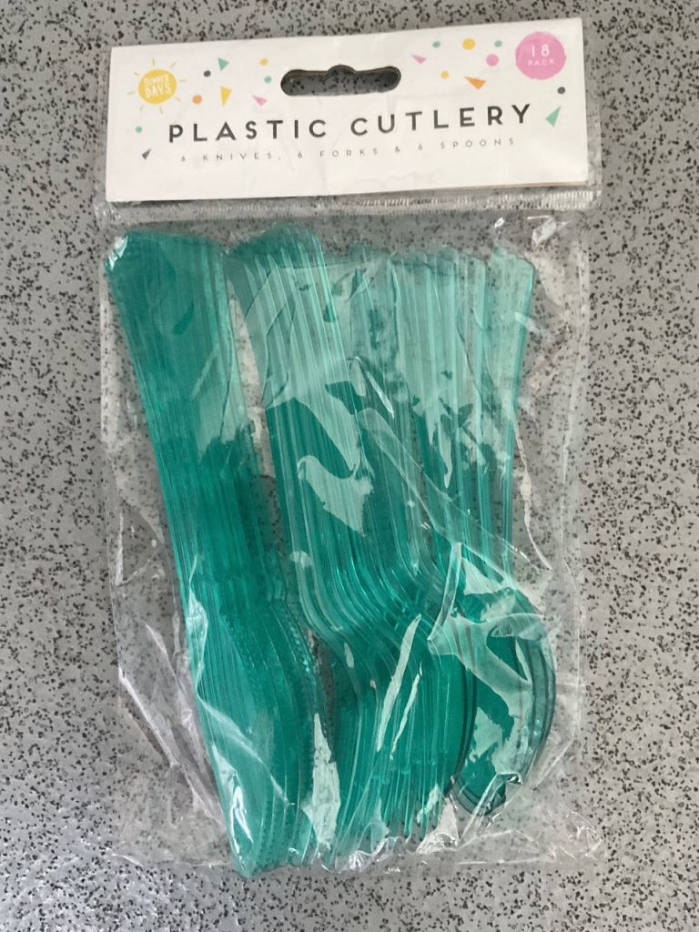 BBQ/ Picnic Green Plastic 18 Piece Cutlery set