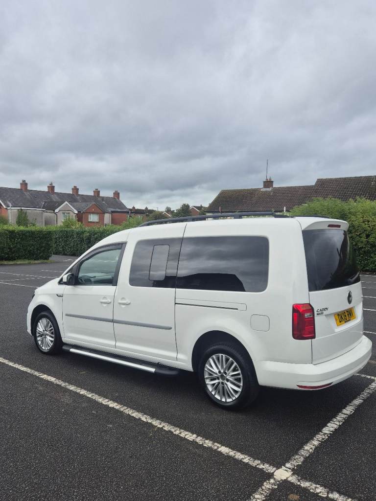 Volkswagen caddy maxi 7 seater. Taxi 