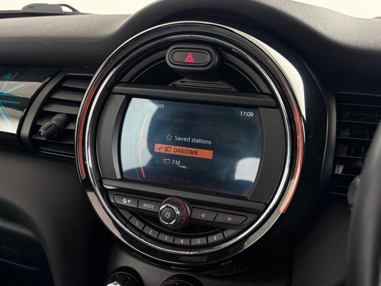 2019 MINI Hatch 1.5 Cooper Exclusive Euro 6 (s/s) 5dr HATCHBACK Petrol Manual