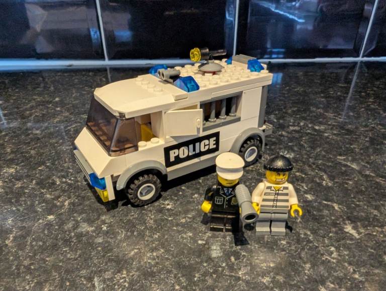 LEGO CITY - Police Prisoner Van 7245 Complete. No Box Or Instruction 