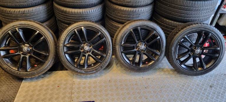 Vauxhall Genuine 17 alloy wheels + 4 x tyres 215 45 17