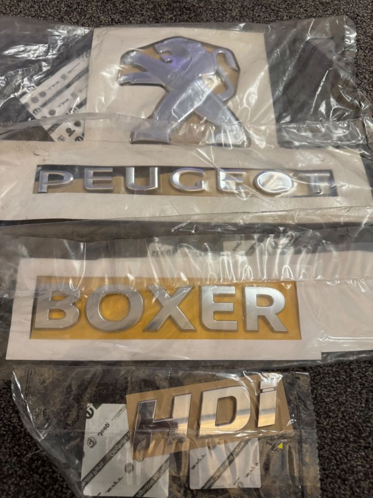 Peugeot Boxer badges 