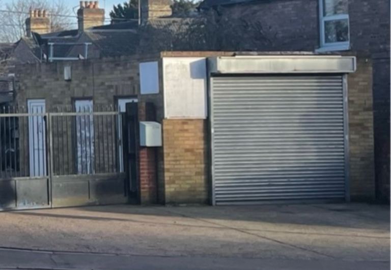 Hair Saloon/Barbers,Coffee Sandwich Shop