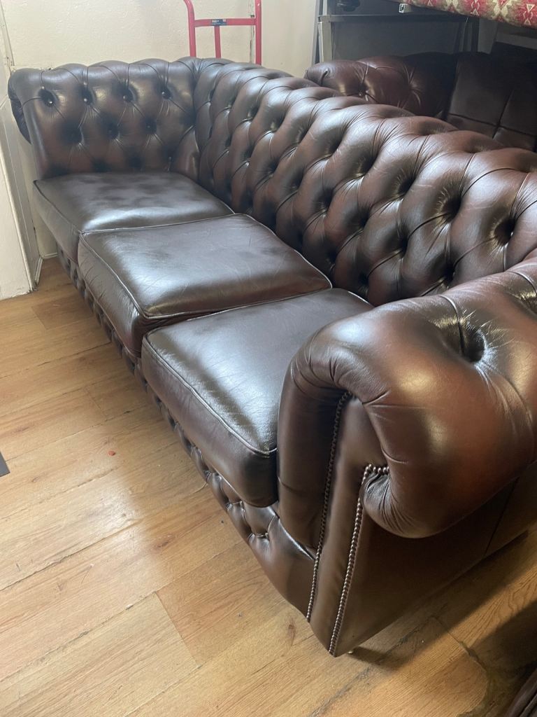 Quality second hand leather chesterfiel 3/1