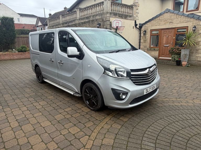 Vauxhall, VIVARO, crew/combi van 2017, Manual, 1598 (cc)