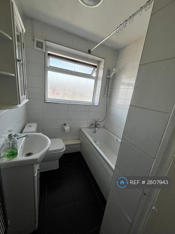 3 bedroom house in The Spires, Rochester, ME2 (3 bed) (#2807943)