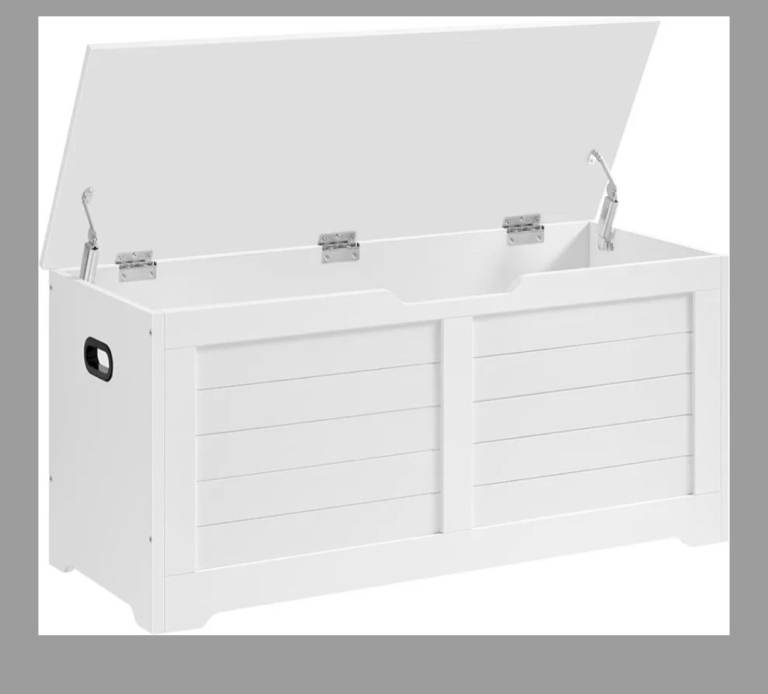 White ottoman 