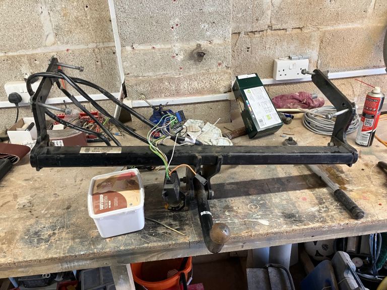 Duster tow ball and electrics