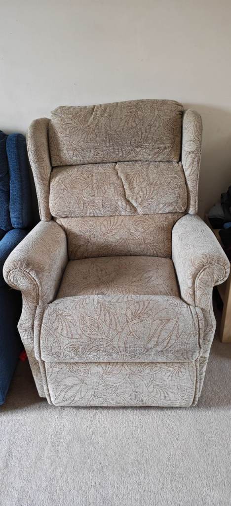 Recliner sofa