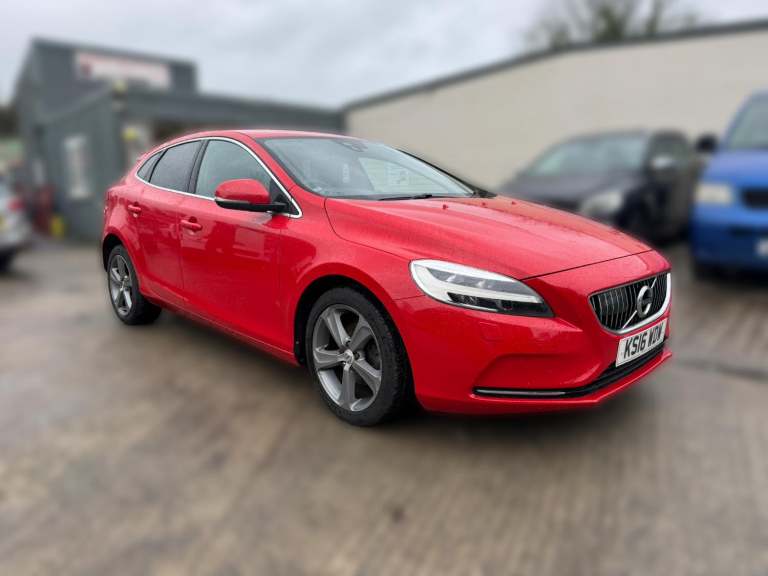 2016 Volvo V40 D2 INSCRIPTION Hatchback Diesel Manual