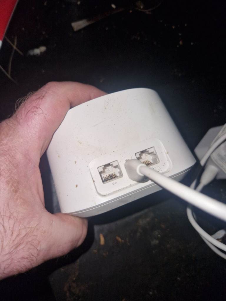 3 amazone eero 6 mesh routers