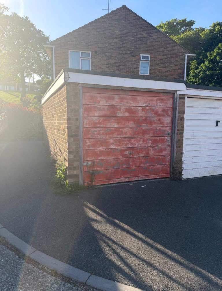 Lock up garage to rent Sutherland Gardens, Gillingham, Kent ME8 9LZ